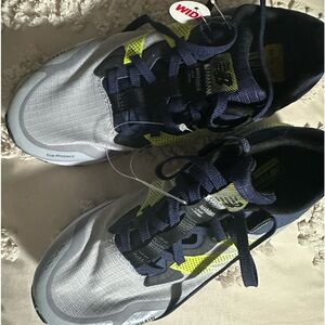 NWT New Balance Trail Shoes (Wide)